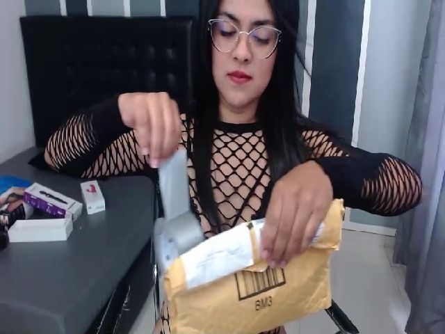 Live sex webcam photo for Hannah_grace #254128337