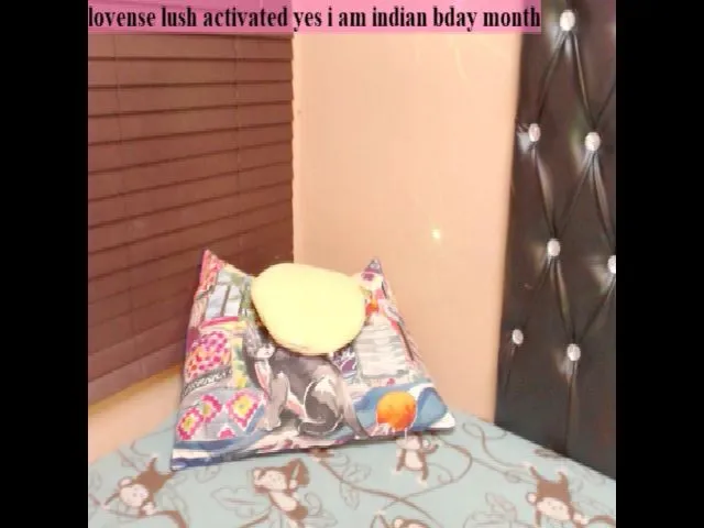 Live sex webcam photo for PARADISEQEEN #255530142