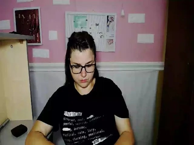 Live sex webcam photo for MonLais #256759218