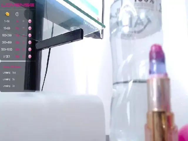 Live sex webcam photo for Gia_Mancini #254175173