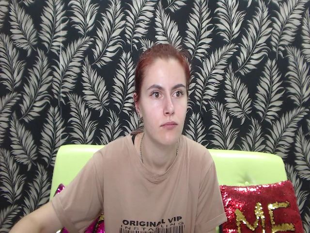 Live sex webcam photo for MollyTravis #261995698