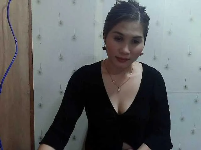 Live sex webcam photo for happyasian87 #255850203