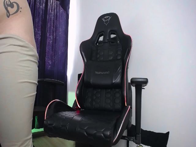 Live sex webcam photo for BiancaMiller #259938206