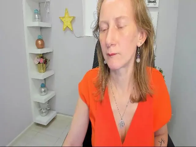 Live sex webcam photo for BelindaVibe #256265072