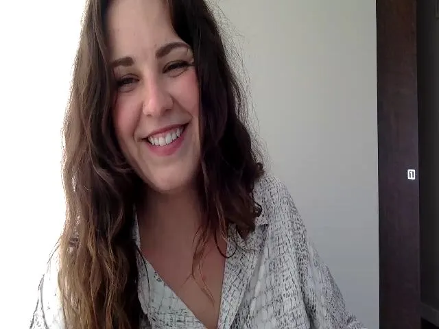 Live sex webcam photo for PennieGold #261733555