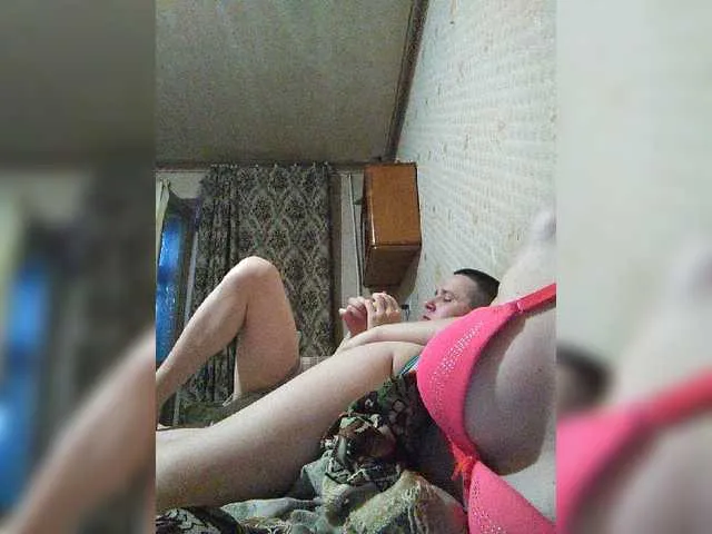 Live sex webcam photo for AlinaPixel #249292050