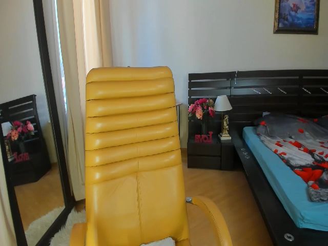 Live sex webcam photo for SoniNex #255316817