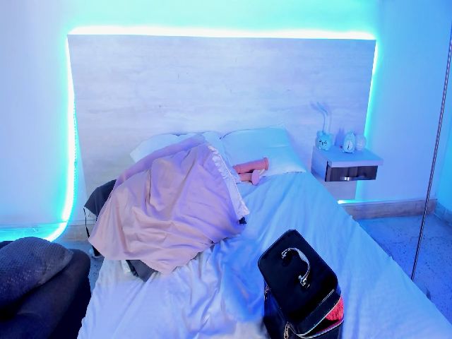 Live sex webcam photo for Sophia_Ferrer #255194066