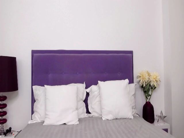 Live sex webcam photo for InnaHottyX #256926354