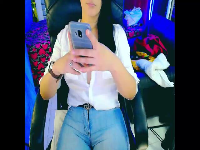 Live sex webcam photo for Sashabreck #287860120