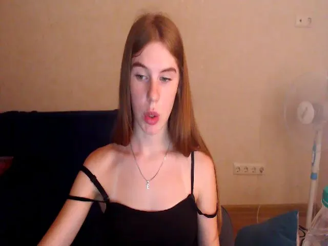 Live sex webcam photo for Vesnyshka #262264837