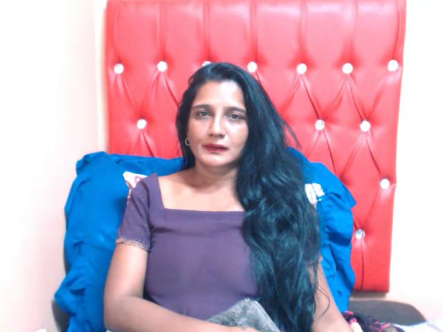 Live sex webcam photo for INDIANCANDY69 #255784470