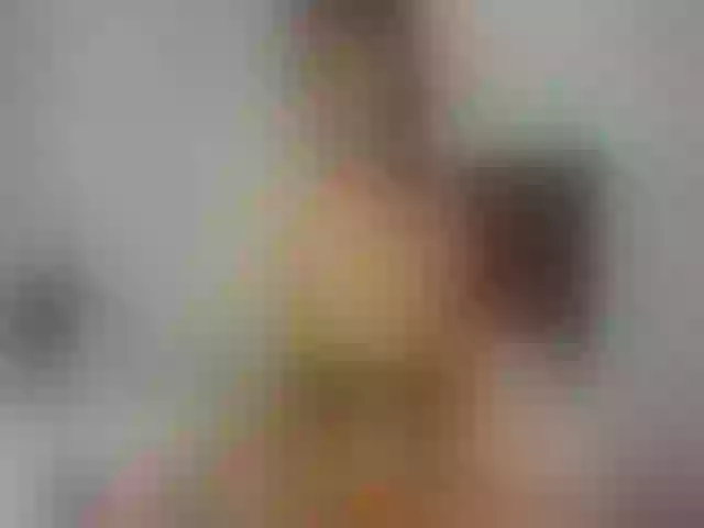 Live sex webcam photo for LittleRed2u #254279912