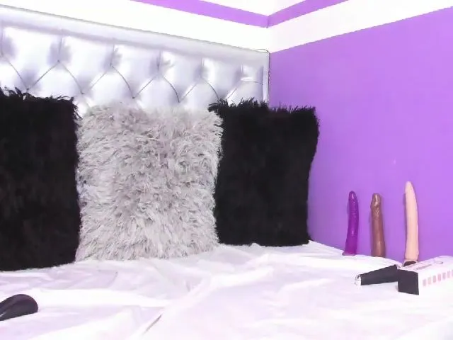 Live sex webcam photo for Violet21_ #261752784