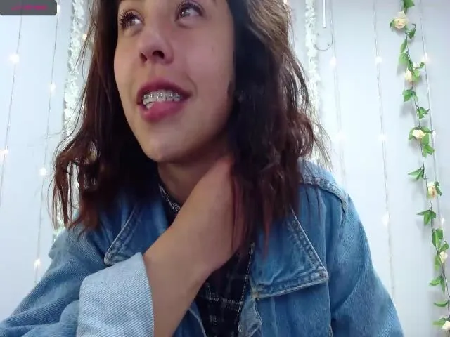 Live sex webcam photo for Cathryskyy #261285817
