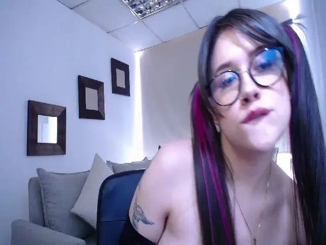 Live sex webcam photo for zamy_buhler #259322943