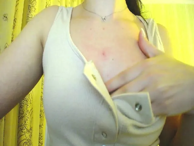 Live sex webcam photo for Lillit__Wood_ #253942556