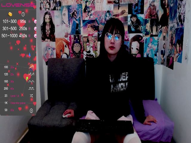 Live sex webcam photo for Charlotte_3x #254233111