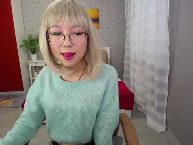 Live sex webcam photo for SoftHeartbeat #240939887