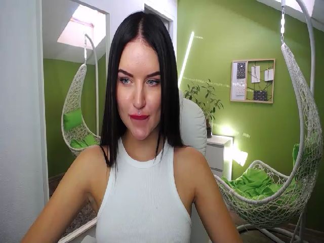 Live sex webcam photo for JenniferMoris #259877297