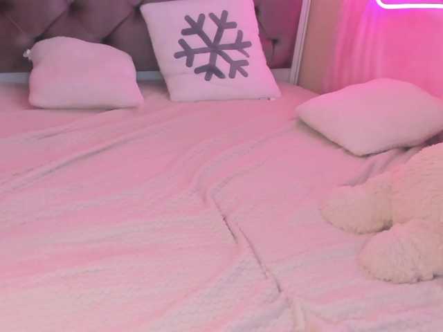 Live sex webcam photo for sweetbutty- #241092526