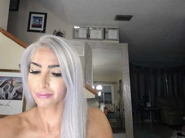 Live sex webcam photo for adrianna_fox #287953120