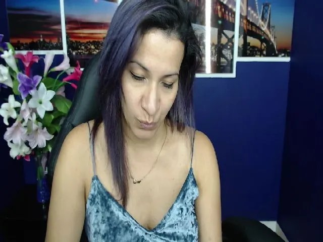 Live sex webcam photo for Infernalsexx #252633243