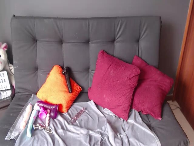 Live sex webcam photo for Latin__curly #257641157