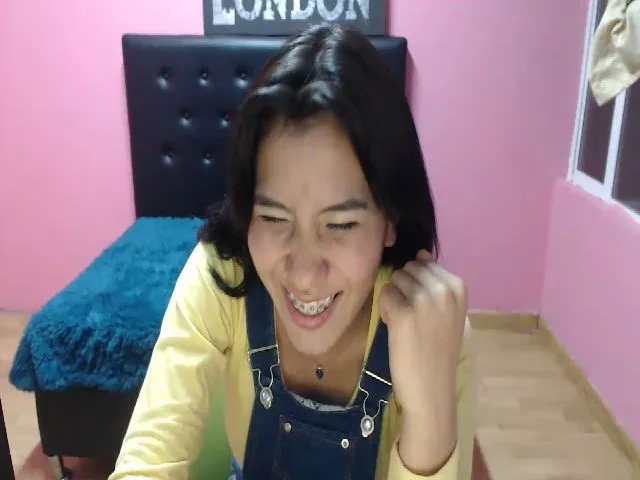 Live sex webcam photo for Emmaafox #254946660