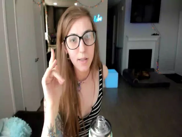 Live sex webcam photo for TheSharkQueen #255496770