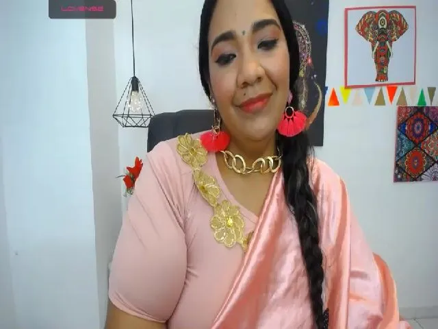 Live sex webcam photo for IndianMama #258695099