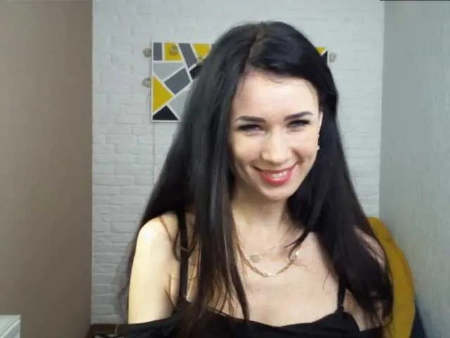 Live sex webcam photo for MilfLunna #242596959