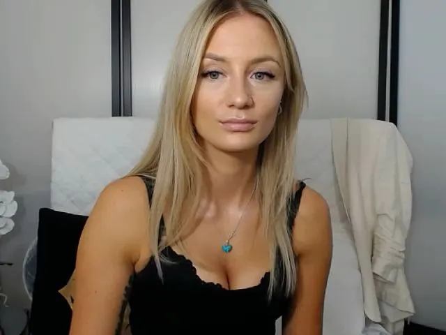 Live sex webcam photo for LenaaX #262952891