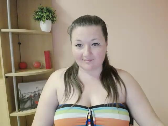 Live sex webcam photo for LeaLexis_ #254652868