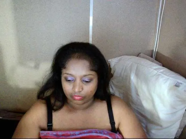 Live sex webcam photo for Indiantasha #287986024