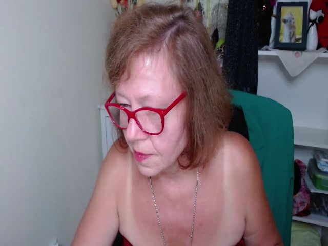 Live sex webcam photo for Adele_69 #264456927