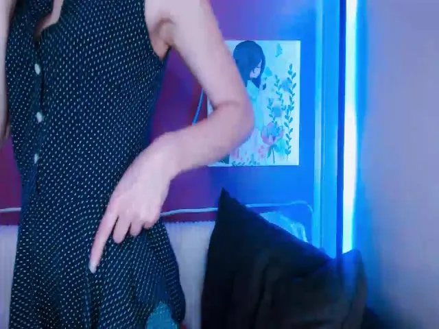 Live sex webcam photo for Lilly_Shine #253674216