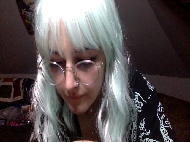 Live sex webcam photo for KinkyKitsune9 #259665535