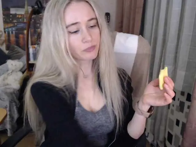 Live sex webcam photo for xyliganka777 #241277371