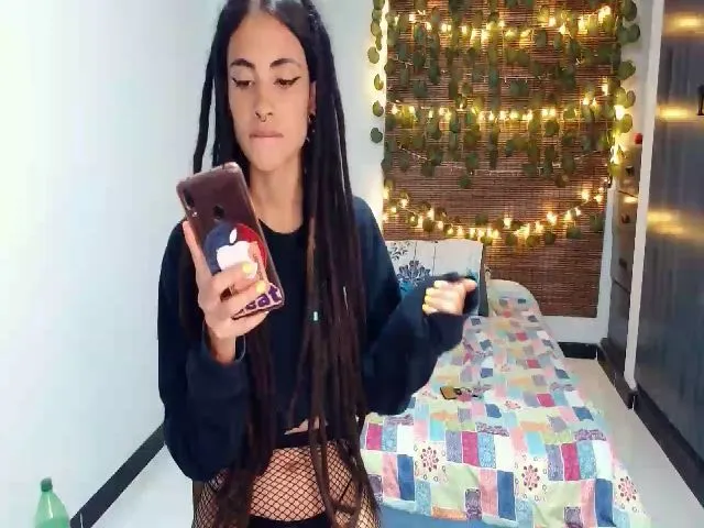 Live sex webcam photo for Luna__sparkly #258980599