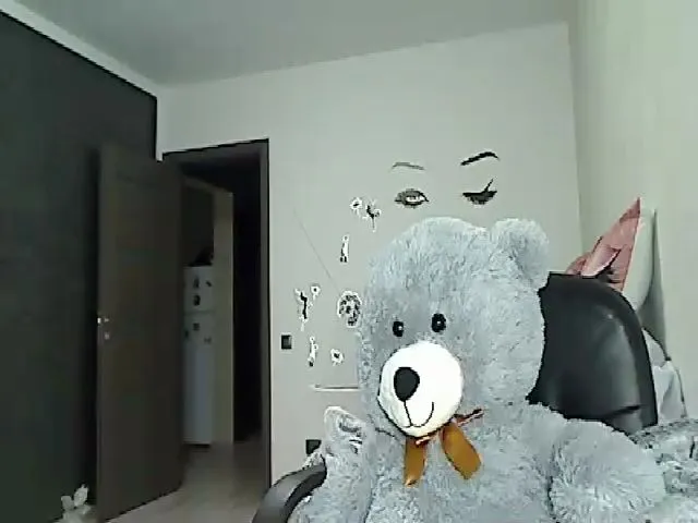 Live sex webcam photo for Yourmilf24 #263002497