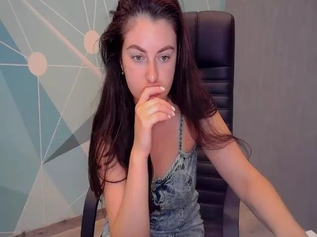 Live sex webcam photo for VictoriaFae #254769027