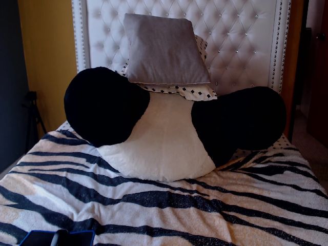 Live sex webcam photo for Evelyn_Evelyn #260735156