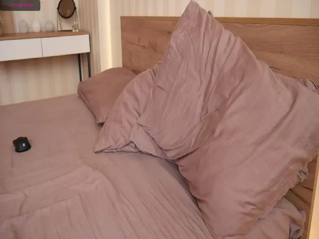Live sex webcam photo for EvieGraise #260602648
