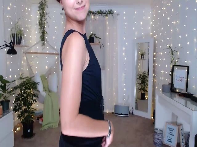 Live sex webcam photo for KellyHeart #257271493