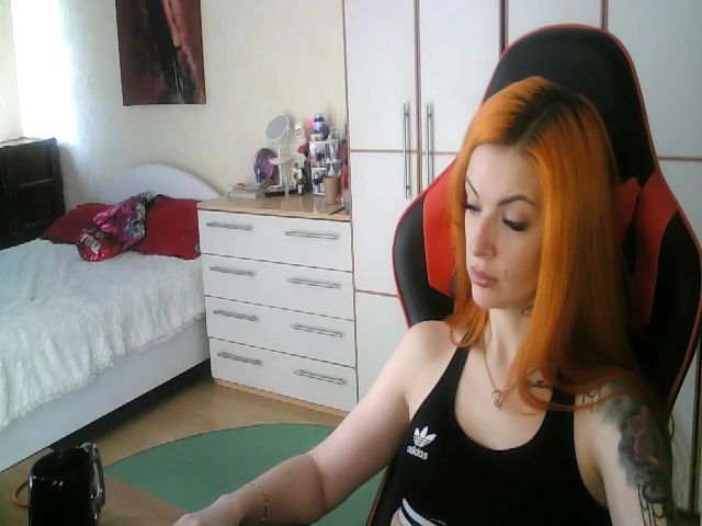 Live sex webcam photo for LuckyStarlet #260491007