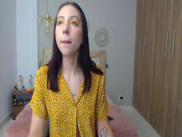 Live sex webcam photo for Emily_evans18 #265293971