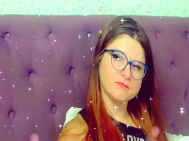 Live sex webcam photo for RileyComely #254675035