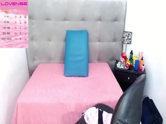Live sex webcam photo for CharlotteWil #257267814