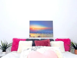 Live sex webcam photo for SelenaWest #287945006